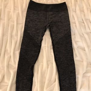 Fabletics pattern leggings